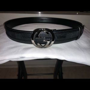Black Gucci belt